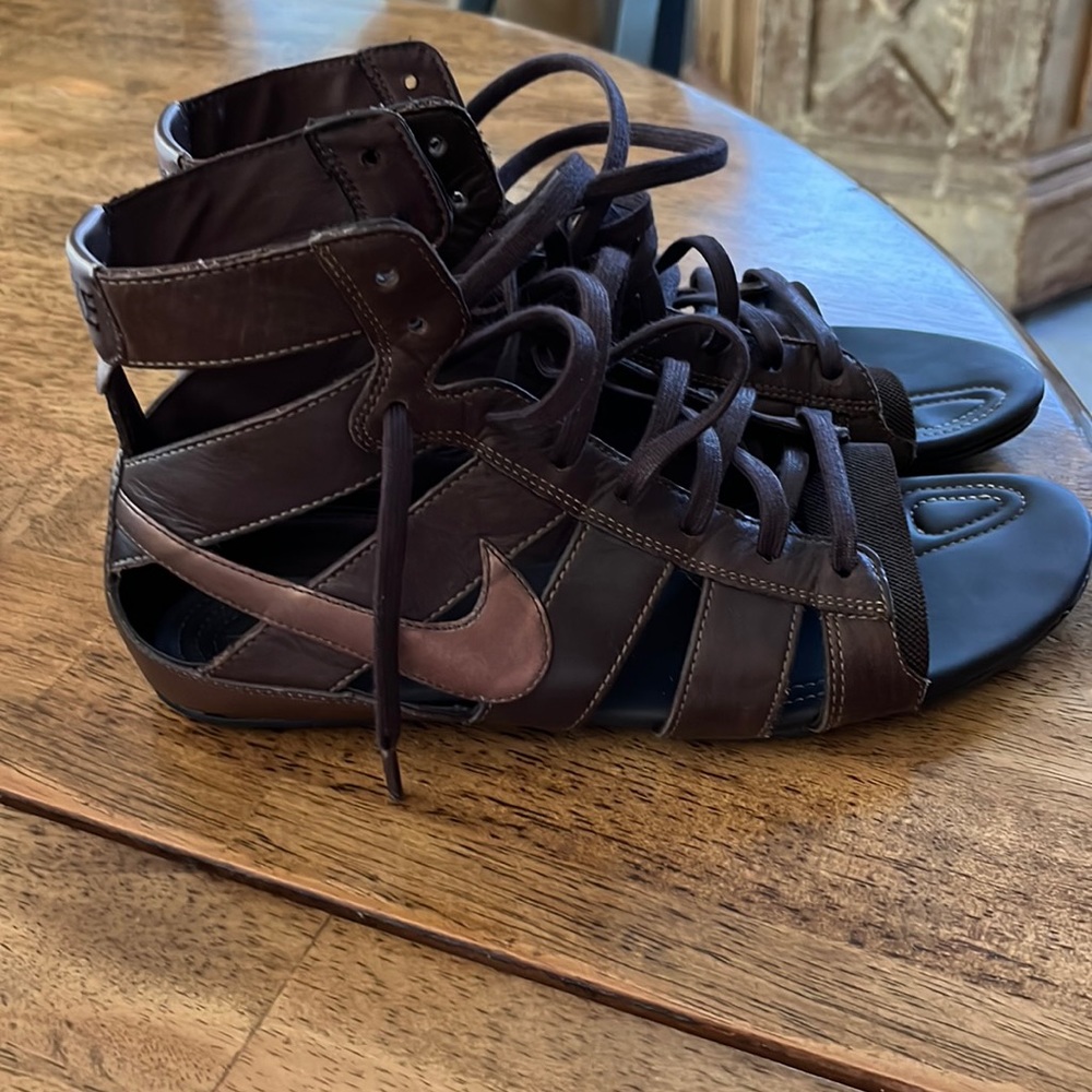 Nike Leather Gladiator Sandals Sz 8.5